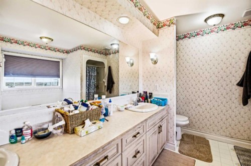 3000 35 Street, Ponoka, AB - Indoor Photo Showing Bathroom