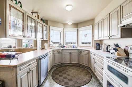 3000 35 Street, Ponoka, AB - Indoor Photo Showing Kitchen