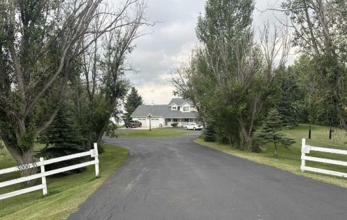 3000 35 Street, Ponoka, AB - Outdoor