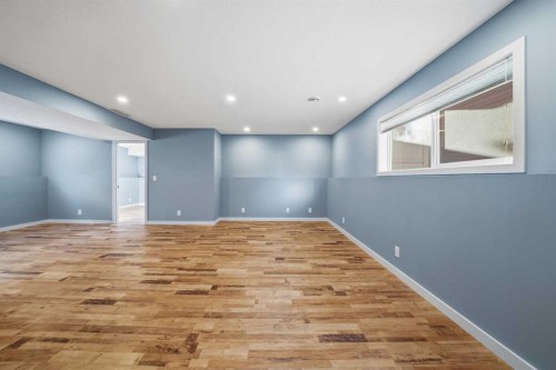 9 Thomas Place, Red Deer, AB - Indoor Photo Showing Other Room