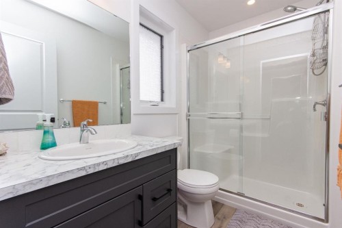 66 Henderson Crescent, Penhold, AB - Indoor Photo Showing Bathroom