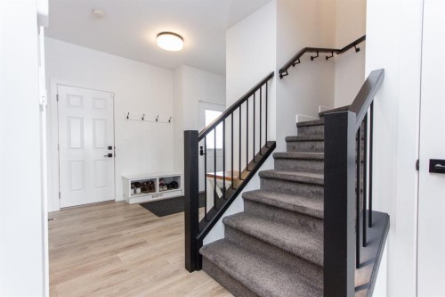 66 Henderson Crescent, Penhold, AB - Indoor Photo Showing Other Room