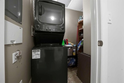 315-69 Ironstone, Red Deer, AB - Indoor Photo Showing Laundry Room