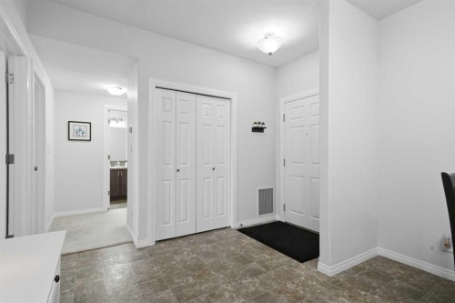 315-69 Ironstone, Red Deer, AB - Indoor Photo Showing Other Room