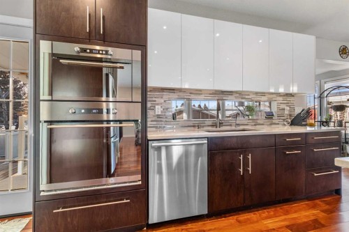 37 Northstar Drive, Lacombe, AB - Indoor Photo Showing Kitchen With Upgraded Kitchen