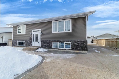 37 Northstar Drive, Lacombe, AB - Outdoor