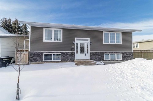 37 Northstar Drive, Lacombe, AB - Outdoor