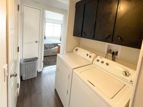 4908 55 Avenue, Camrose, AB - Indoor Photo Showing Laundry Room
