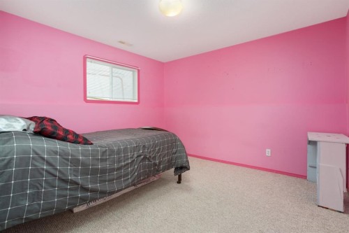 132 Edgewood Close, Camrose, AB - Indoor Photo Showing Bedroom