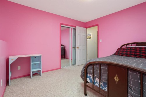 132 Edgewood Close, Camrose, AB - Indoor Photo Showing Bedroom