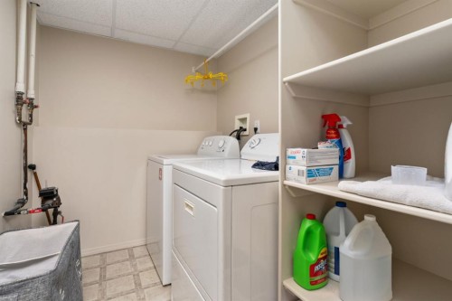 132 Edgewood Close, Camrose, AB - Indoor Photo Showing Laundry Room
