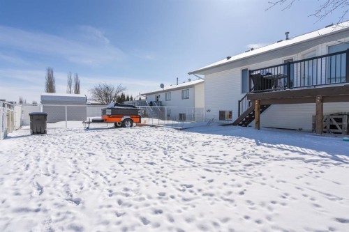 132 Edgewood Close, Camrose, AB - Outdoor
