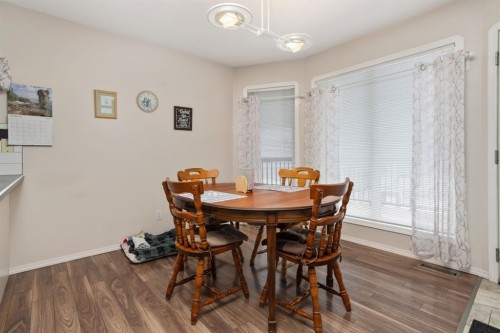 132 Edgewood Close, Camrose, AB - Indoor Photo Showing Dining Room