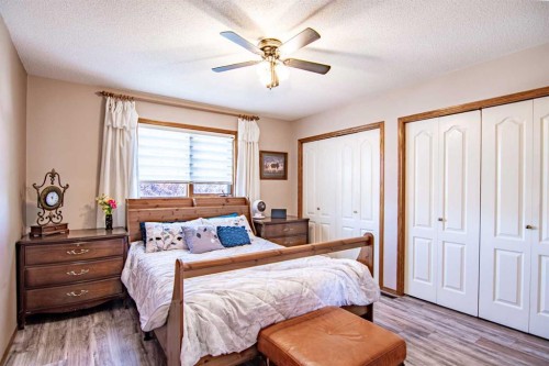 22 Doan Avenue, Red Deer, AB - Indoor Photo Showing Bedroom