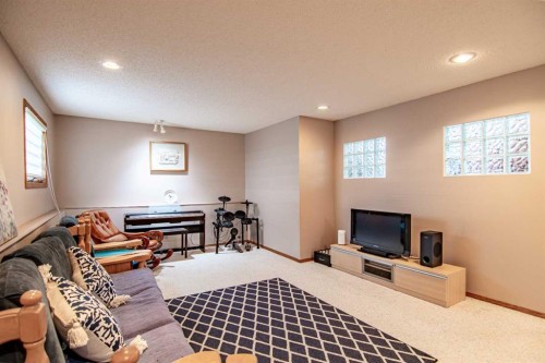 22 Doan Avenue, Red Deer, AB - Indoor