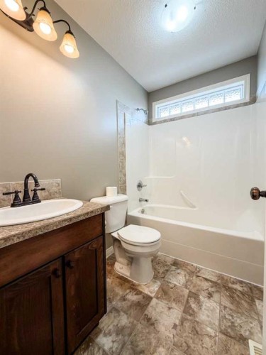 200051 32-0 Township, Morrin, AB - Indoor Photo Showing Bathroom