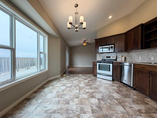 200051 32-0 Township, Morrin, AB - Indoor Photo Showing Kitchen