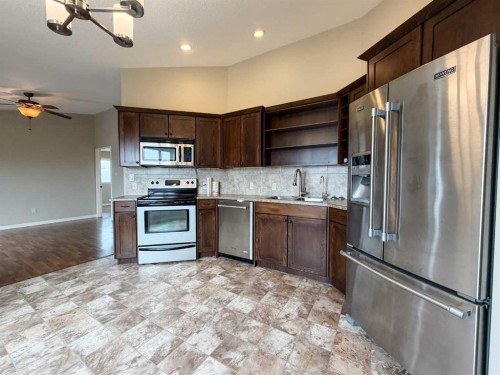 200051 32-0 Township, Morrin, AB - Indoor Photo Showing Kitchen
