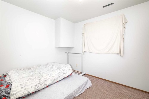 6343 58 Ave Avenue West, Red Deer, AB - Indoor Photo Showing Bedroom