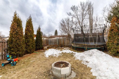 6343 58 Ave Avenue West, Red Deer, AB - Outdoor