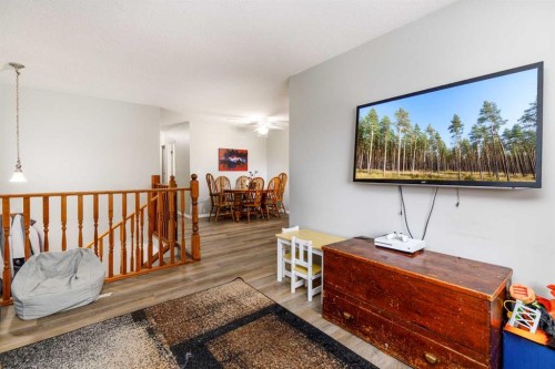 6343 58 Ave Avenue West, Red Deer, AB - Indoor Photo Showing Other Room