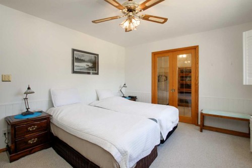 37466 Range Road 263, Rural Red Deer County, AB - Indoor Photo Showing Bedroom