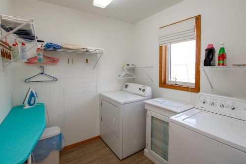 37466 Range Road 263, Rural Red Deer County, AB - Indoor Photo Showing Laundry Room
