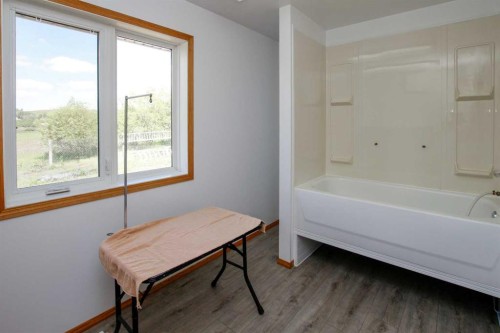 37466 Range Road 263, Rural Red Deer County, AB - Indoor Photo Showing Bathroom