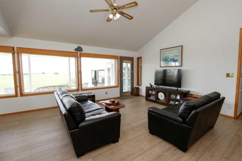 37466 Range Road 263, Rural Red Deer County, AB - Indoor Photo Showing Living Room