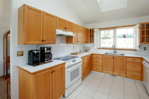 37466 Range Road 263, Rural Red Deer County, AB - Indoor Photo Showing Kitchen