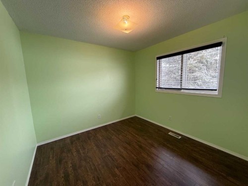 5112 55 Ave, Ponoka, AB - Indoor Photo Showing Other Room