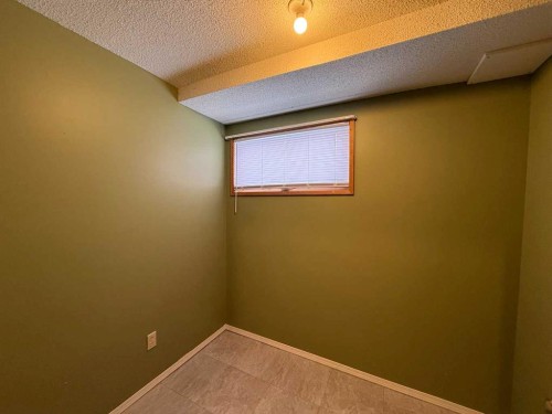 5112 55 Ave, Ponoka, AB - Indoor Photo Showing Other Room