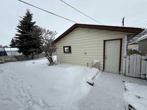 5112 55 Ave, Ponoka, AB - Outdoor With Exterior