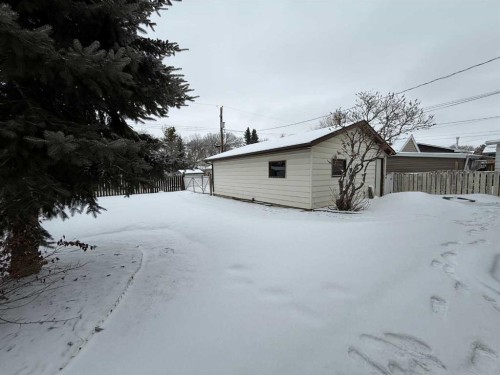 5112 55 Ave, Ponoka, AB - Outdoor