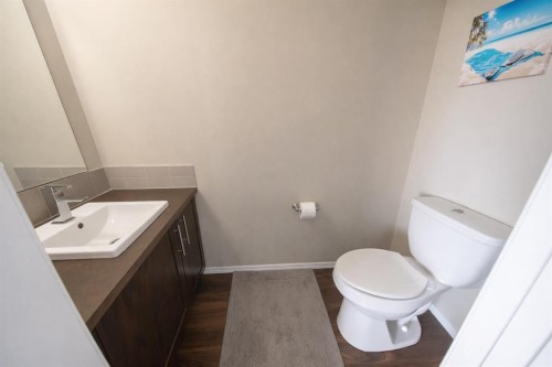 807-30 Carleton Avenue, Red Deer, AB - Indoor Photo Showing Bathroom
