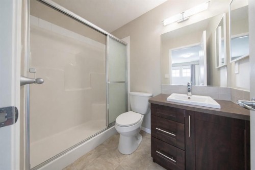 807-30 Carleton Avenue, Red Deer, AB - Indoor Photo Showing Bathroom