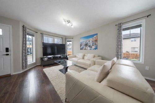 807-30 Carleton Avenue, Red Deer, AB - Indoor Photo Showing Living Room