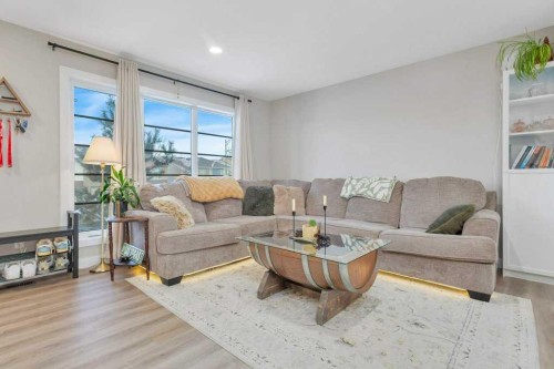 49 Evergreen Way, Red Deer, AB - Indoor Photo Showing Living Room