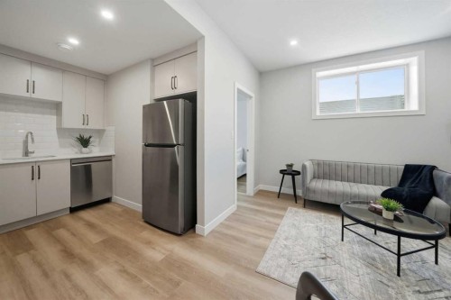 114 Palmer Circle, Blackfalds, AB - Indoor Photo Showing Kitchen