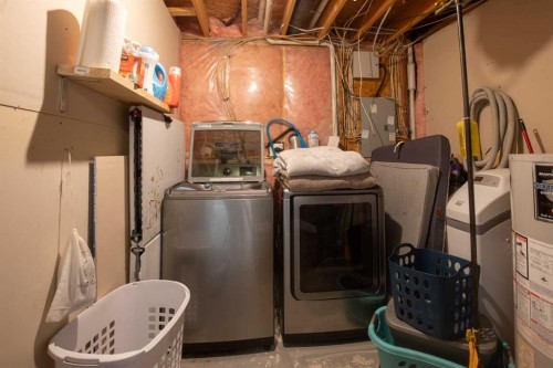 44 White Avenue, Red Deer, AB - Indoor Photo Showing Laundry Room