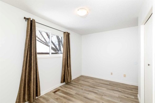 17 George Crescent, Red Deer, AB - Indoor Photo Showing Other Room