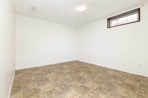 17 George Crescent, Red Deer, AB - Indoor Photo Showing Other Room