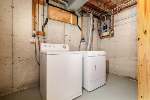 17 George Crescent, Red Deer, AB - Indoor Photo Showing Laundry Room