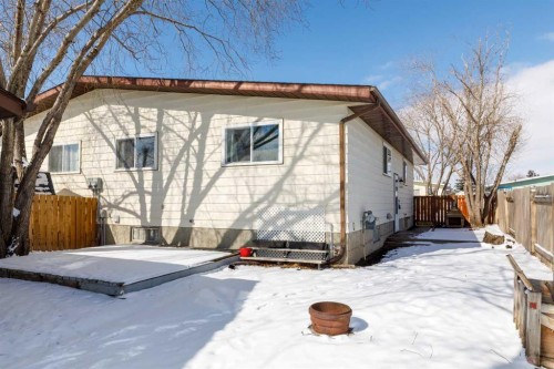 17 George Crescent, Red Deer, AB - Outdoor