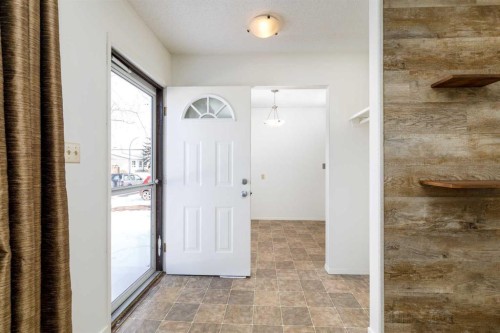 17 George Crescent, Red Deer, AB - Indoor Photo Showing Other Room