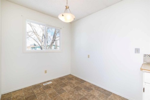 17 George Crescent, Red Deer, AB - Indoor Photo Showing Other Room