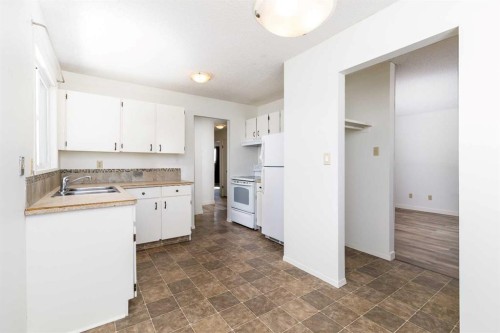 17 George Crescent, Red Deer, AB - Indoor Photo Showing Kitchen With Double Sink