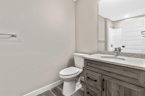 405-97 Station Drive, Sylvan Lake, AB - Indoor Photo Showing Bathroom