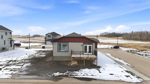 4240 Bauman Way, Innisfail, AB - Outdoor