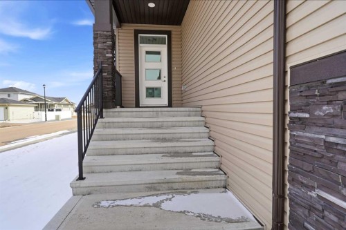 4240 Bauman Way, Innisfail, AB - Outdoor With Exterior